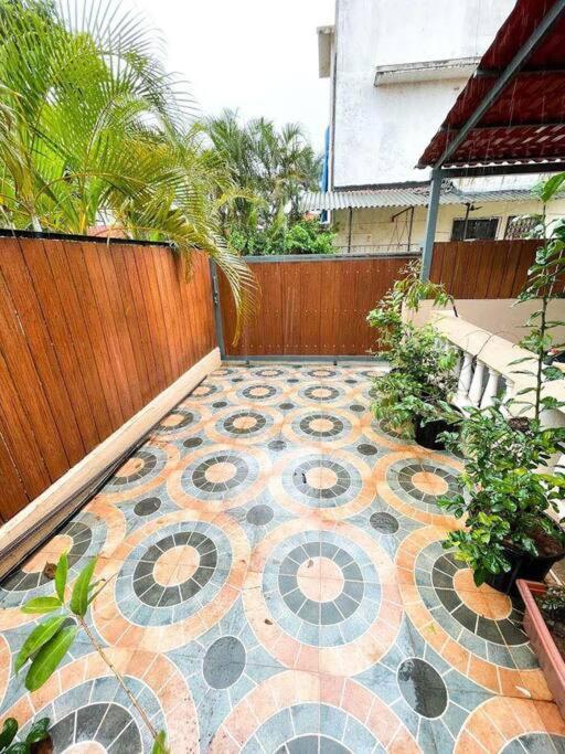 Corner House, Lonavla By Meheru-4 Bhk Villa With Pool Екстериор снимка