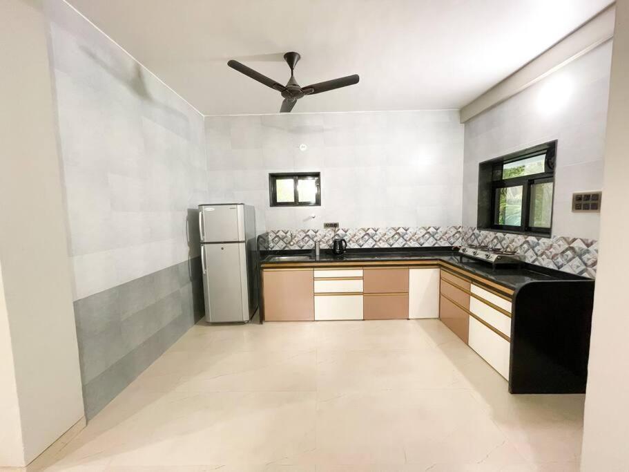 Corner House, Lonavla By Meheru-4 Bhk Villa With Pool Екстериор снимка