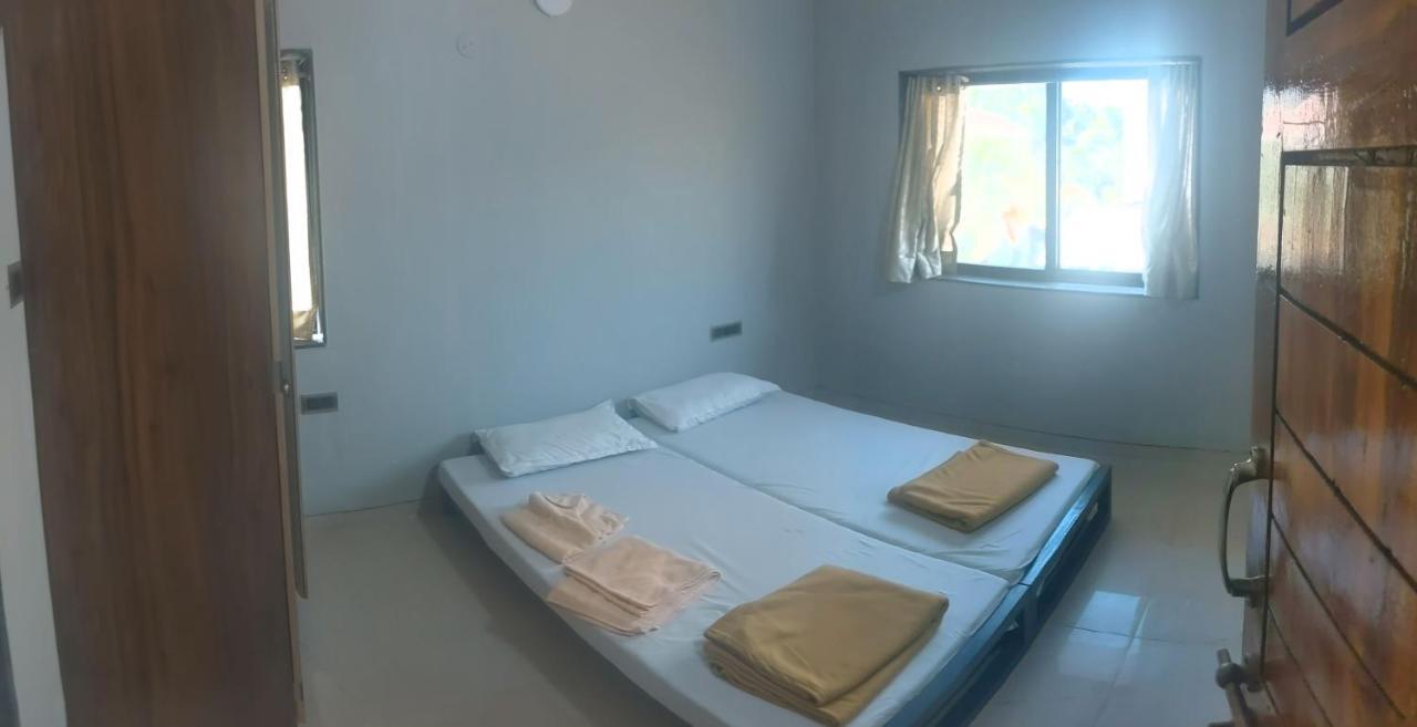 Corner House, Lonavla By Meheru-4 Bhk Villa With Pool Екстериор снимка