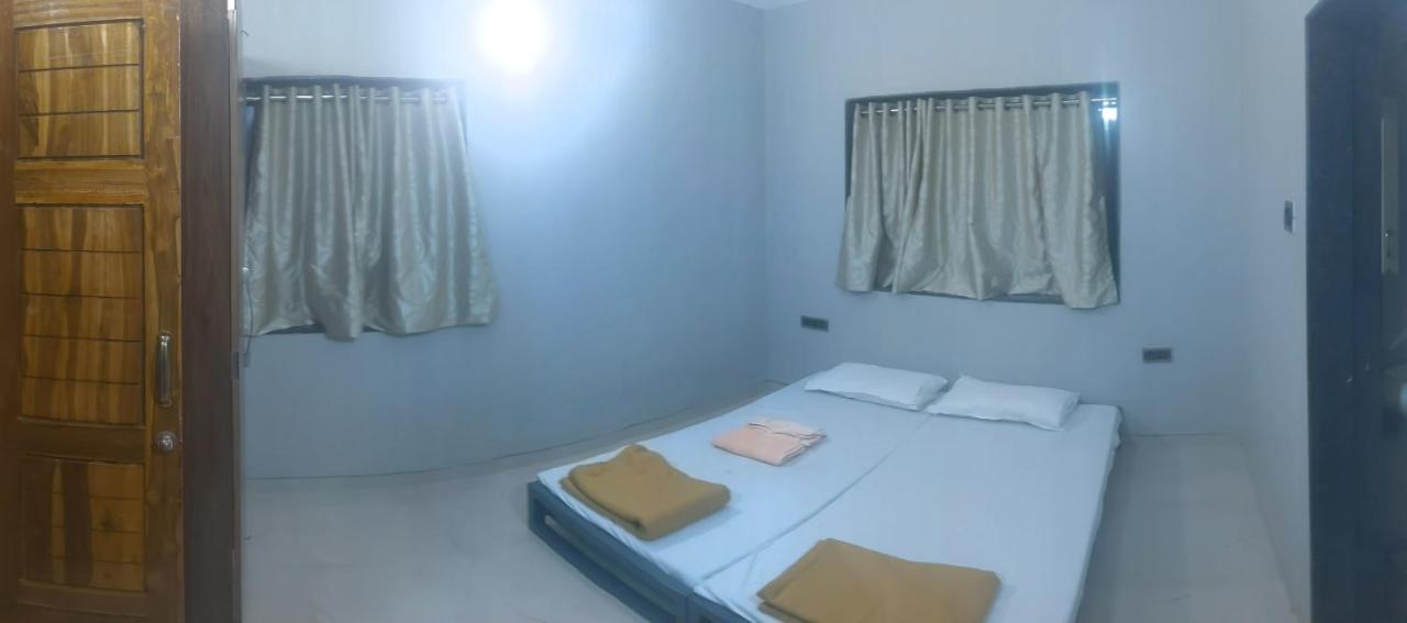 Corner House, Lonavla By Meheru-4 Bhk Villa With Pool Екстериор снимка